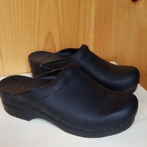 Dansko Sonja black oiled leather clog